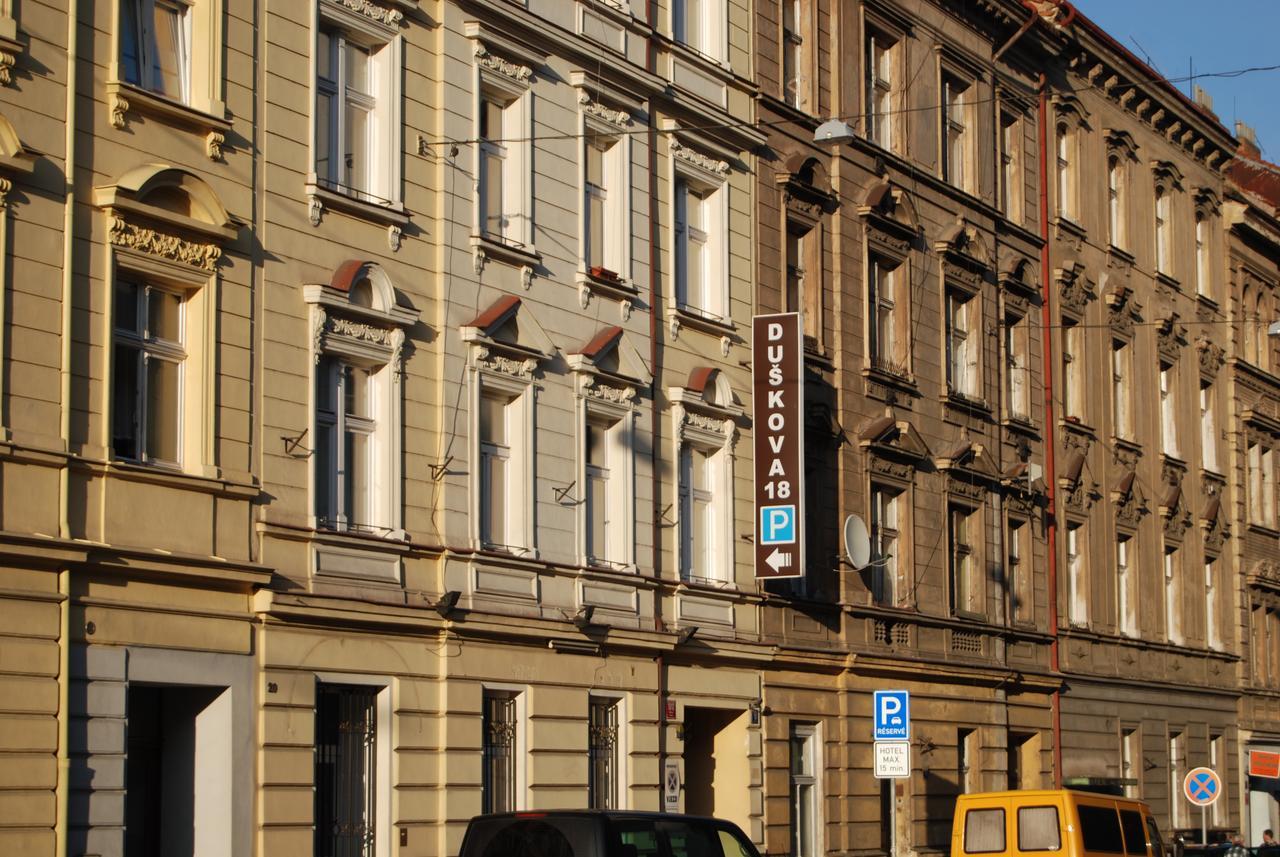 Duskova Apartments Praga Esterno foto
