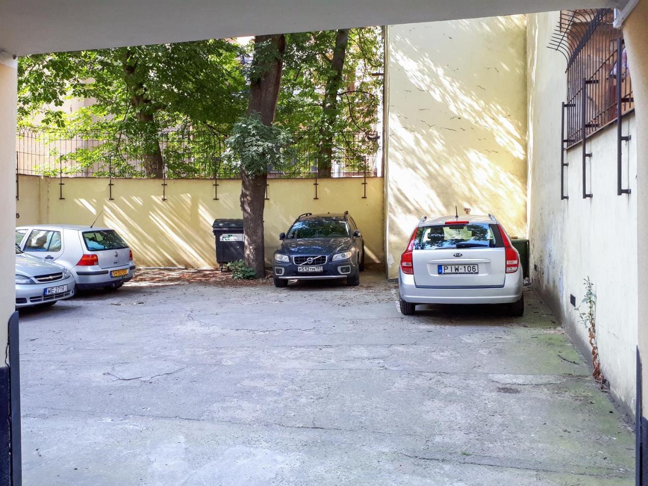 Duskova Apartments Praga Esterno foto
