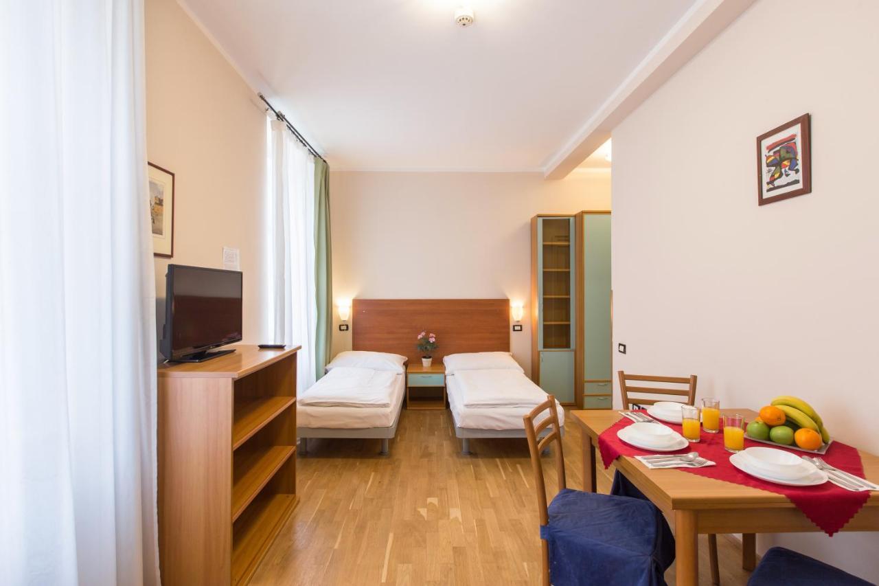 Duskova Apartments Praga Esterno foto