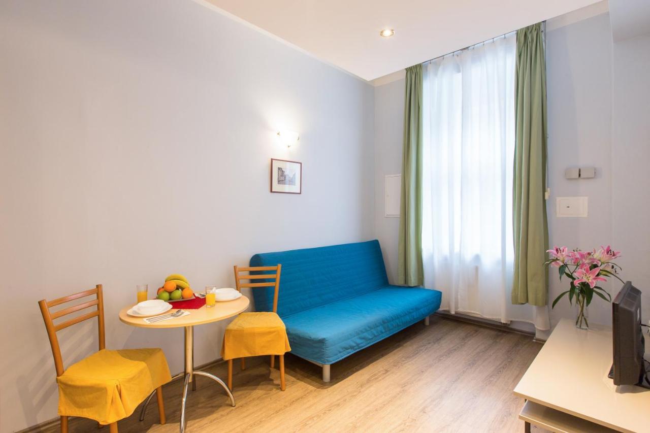 Duskova Apartments Praga Esterno foto